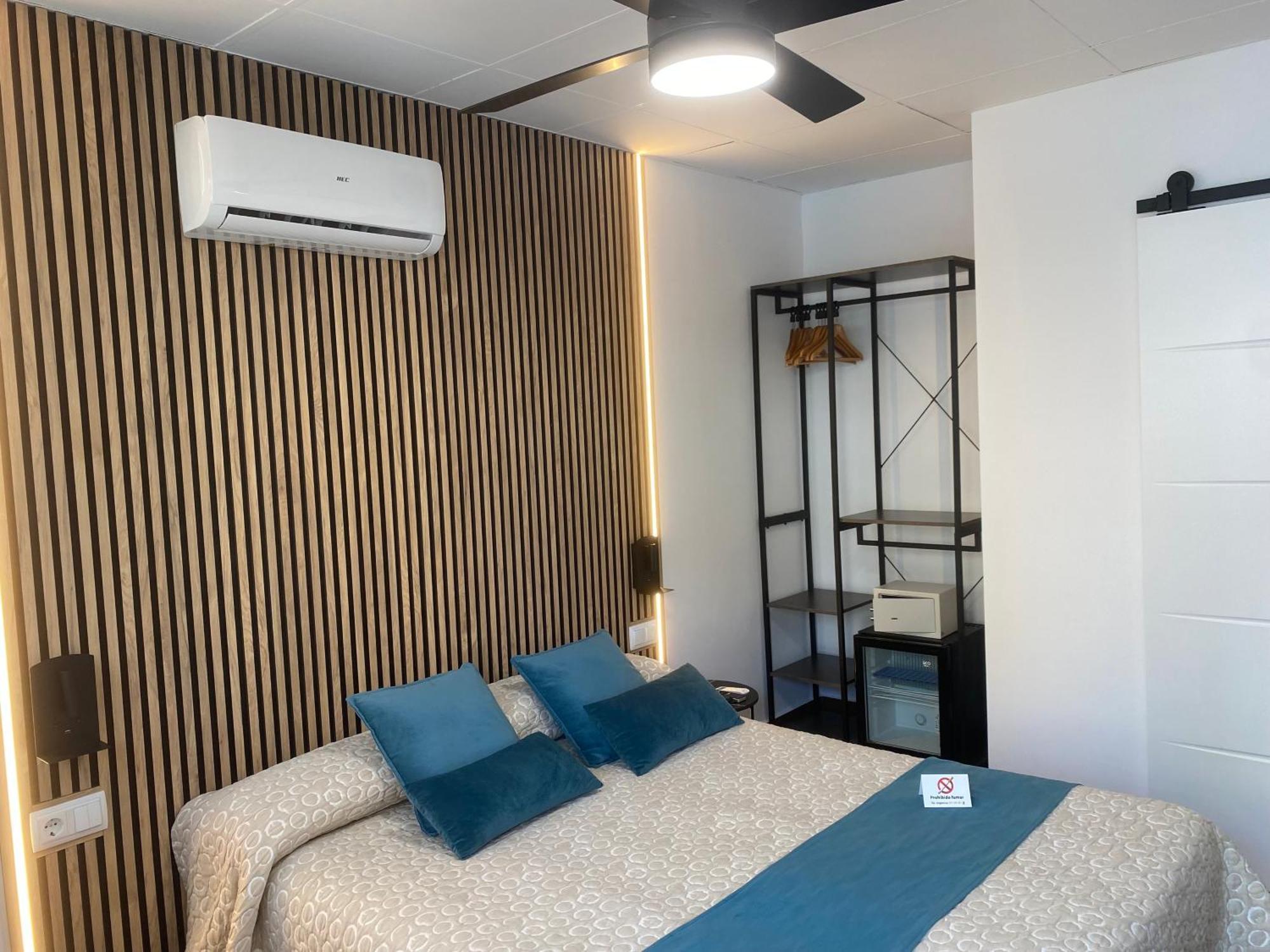 Pension Rovior Calafell Exteriör bild