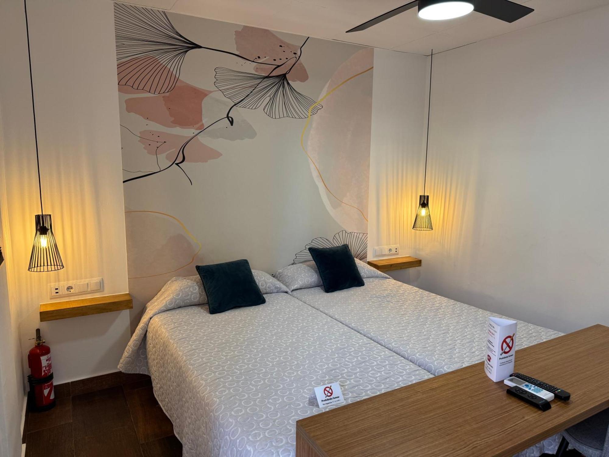 Pension Rovior Calafell Exteriör bild