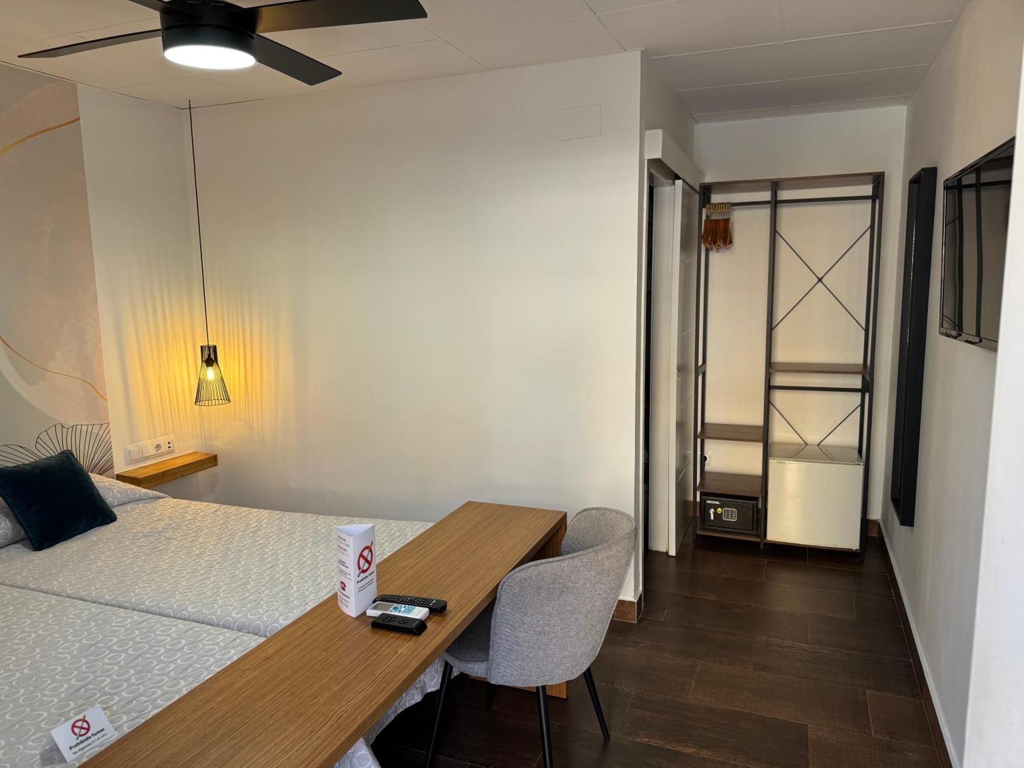 Pension Rovior Calafell Exteriör bild