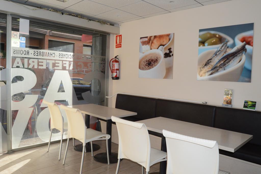 Pension Rovior Calafell Exteriör bild